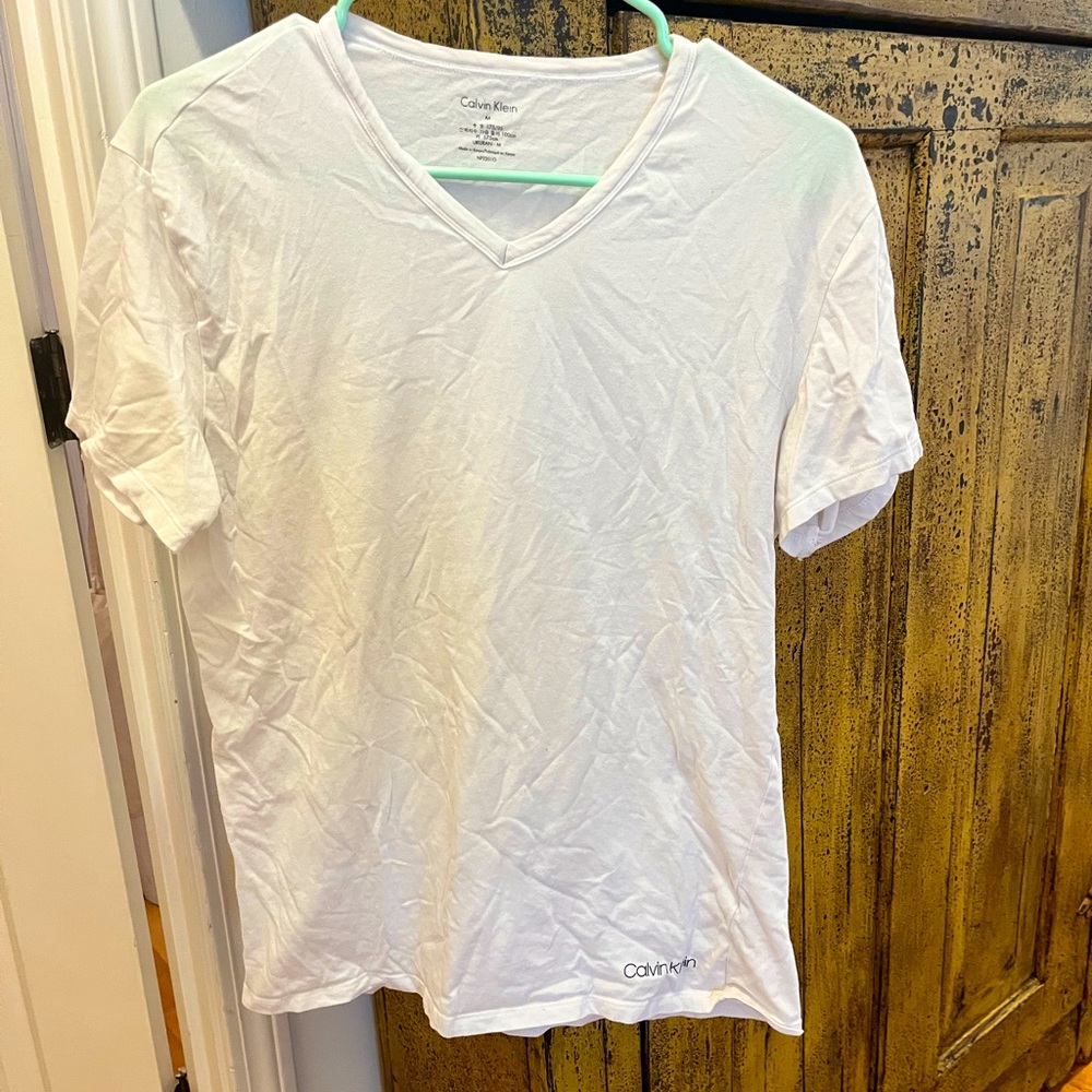Mens Calvin Klein basic white T shirt. Size medium